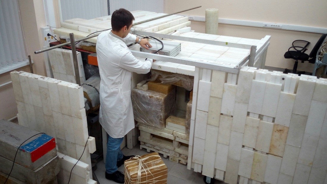 Изучение возможности использования алмазных детекторов в качестве спектрометра DT-нейтронов газонаполненных нейтронных генераторов